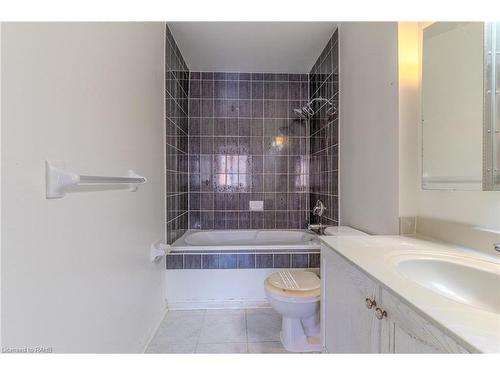 12-14 Cox Boulevard, Markham, ON - Indoor Photo Showing Bathroom