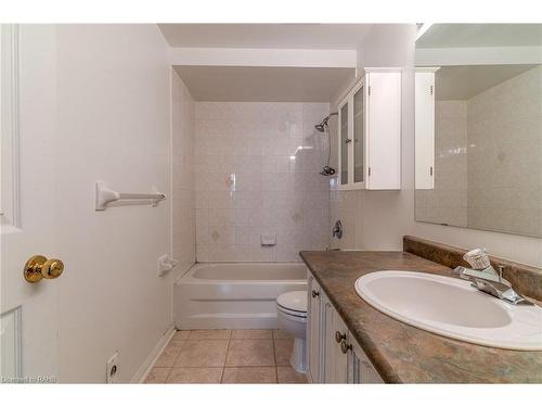 12-14 Cox Boulevard, Markham, ON - Indoor Photo Showing Bathroom