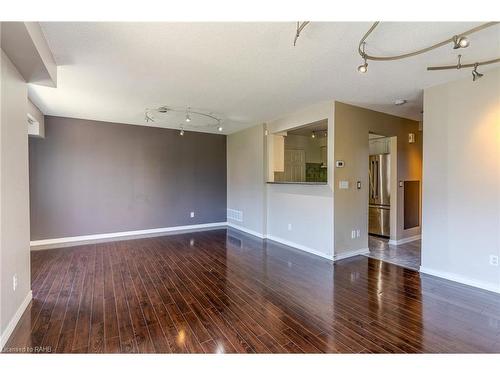 12-14 Cox Boulevard, Markham, ON - Indoor Photo Showing Other Room