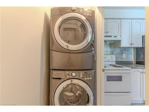 12-14 Cox Boulevard, Markham, ON - Indoor Photo Showing Laundry Room