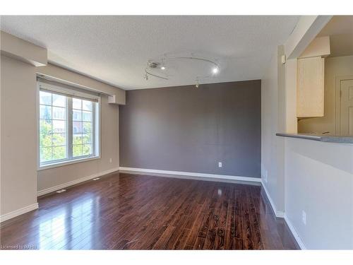 12-14 Cox Boulevard, Markham, ON - Indoor Photo Showing Other Room