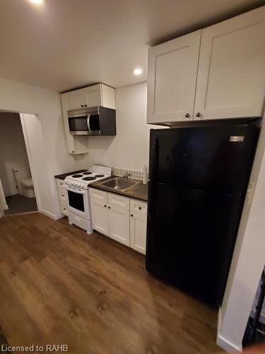 4859 Ontario Avenue, Niagara Falls, ON - Indoor Photo Showing Kitchen