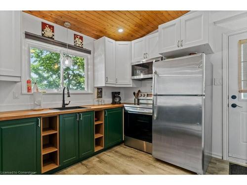 25 Erie Heights Line, Lowbanks, ON - Indoor Photo Showing Kitchen