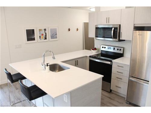 308-479 Charlton Avenue E, Hamilton, ON - Indoor Photo Showing Kitchen With Stainless Steel Kitchen