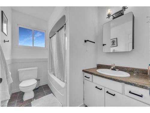 12750 Mittlestaedt Road, Wainfleet, ON - Indoor Photo Showing Bathroom