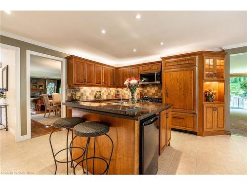 47 Woodend Drive, Carlisle, ON - Indoor Photo Showing Kitchen