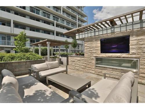 212-55 Speers Road, Oakville, ON - Outdoor