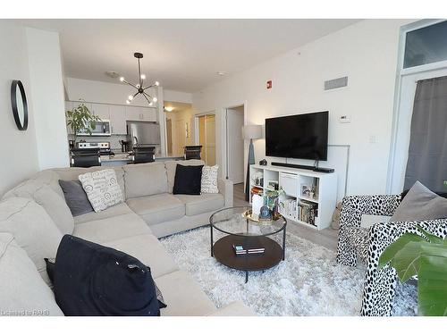 104-10 Concord Place, Grimsby, ON - Indoor Photo Showing Living Room