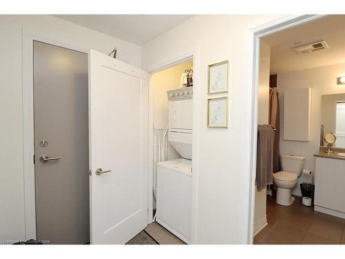 104-10 Concord Place, Grimsby, ON - Indoor Photo Showing Laundry Room