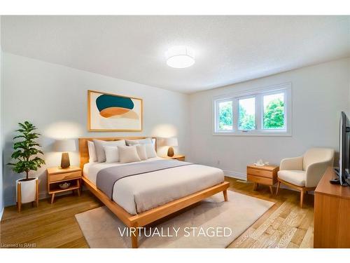 4107 Wheelwright Crescent, Mississauga, ON - Indoor Photo Showing Bedroom