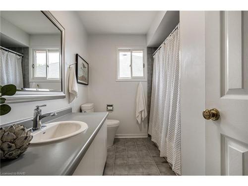 4107 Wheelwright Crescent, Mississauga, ON - Indoor Photo Showing Bathroom