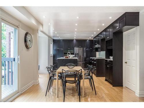 4107 Wheelwright Crescent, Mississauga, ON - Indoor Photo Showing Dining Room