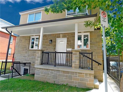 8 Harvey Street, Hamilton, ON - Outdoor