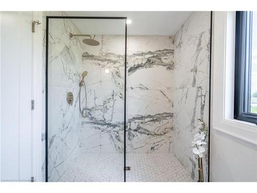 6084 Talbot Road, Cayuga, ON - Indoor Photo Showing Bathroom