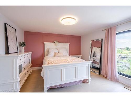 6084 Talbot Road, Cayuga, ON - Indoor Photo Showing Bedroom