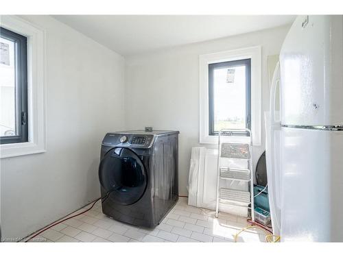 6084 Talbot Road, Cayuga, ON - Indoor Photo Showing Laundry Room