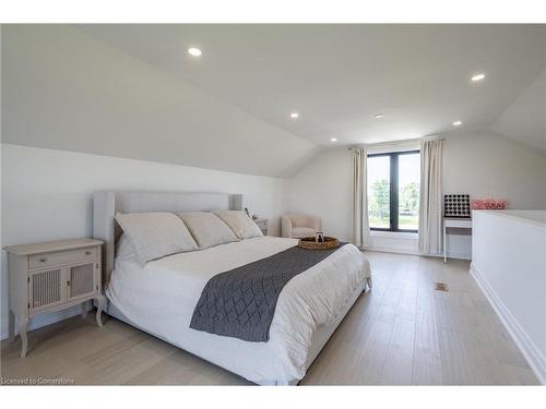 6084 Talbot Road, Cayuga, ON - Indoor Photo Showing Bedroom