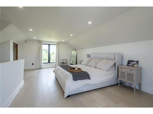 6084 Talbot Road, Cayuga, ON - Indoor Photo Showing Bedroom