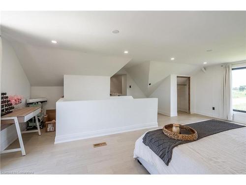 6084 Talbot Road, Cayuga, ON - Indoor Photo Showing Bedroom