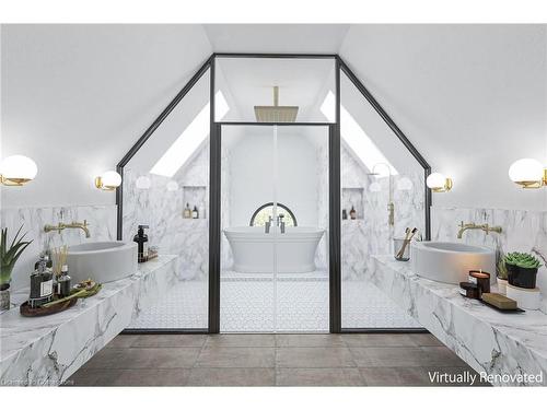 6084 Talbot Road, Cayuga, ON - Indoor Photo Showing Bathroom