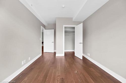 304-1575 Lakeshore Road W, Mississauga, ON - Indoor Photo Showing Other Room