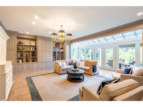 4014 Lantern Lane, Burlington, ON - Indoor Photo Showing Living Room