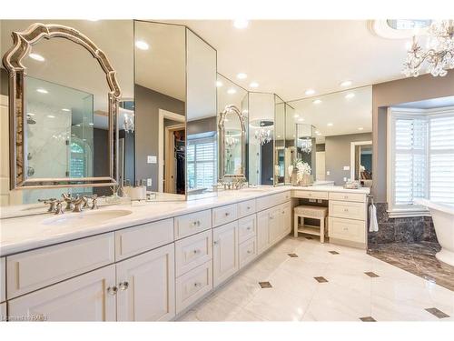 4014 Lantern Lane, Burlington, ON - Indoor Photo Showing Bathroom