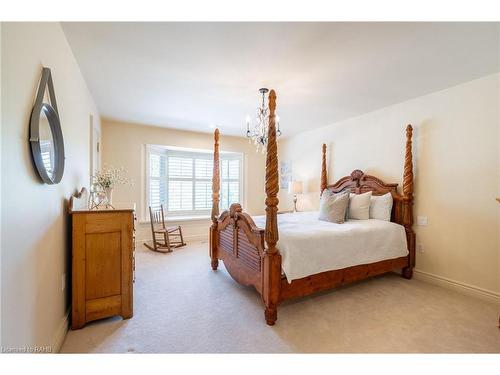 4014 Lantern Lane, Burlington, ON - Indoor Photo Showing Bedroom