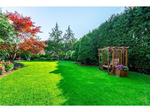 4014 Lantern Lane, Burlington, ON - Outdoor With Backyard