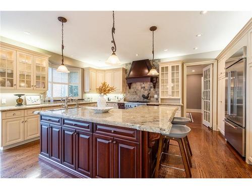 4014 Lantern Lane, Burlington, ON - Indoor Photo Showing Kitchen With Upgraded Kitchen