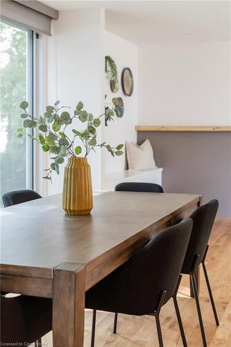 315 Park Street W, Dundas, ON - Indoor Photo Showing Dining Room