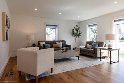 315 Park Street W, Dundas, ON - Indoor Photo Showing Living Room