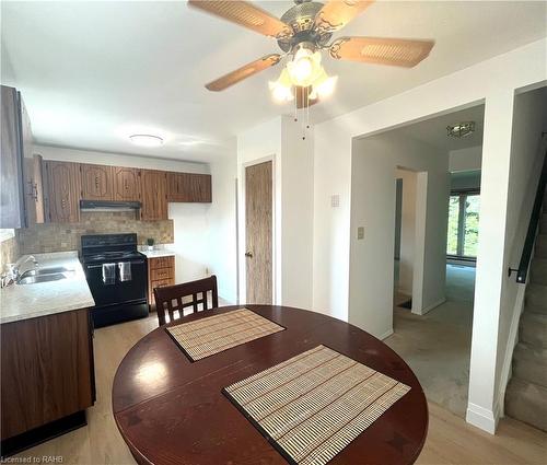 5-34 Bow Valley Drive, Hamilton, ON - Indoor Photo Showing Kitchen With Double Sink