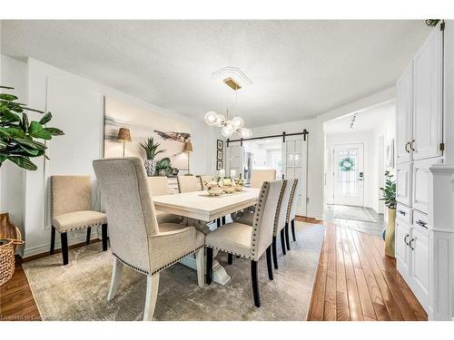 19-375 Book Road, Grimsby, ON - Indoor Photo Showing Dining Room