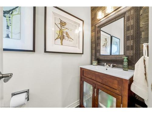 19-375 Book Road, Grimsby, ON - Indoor Photo Showing Bathroom