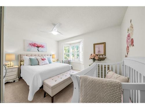 19-375 Book Road, Grimsby, ON - Indoor Photo Showing Bedroom