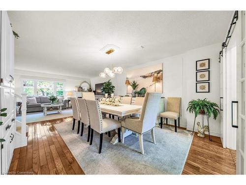 19-375 Book Road, Grimsby, ON - Indoor Photo Showing Dining Room