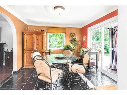 24 Harbinger Drive, Stoney Creek, ON - Indoor Photo Showing Dining Room