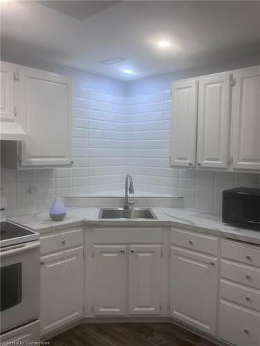 24 Harbinger Drive, Stoney Creek, ON - Indoor Photo Showing Kitchen