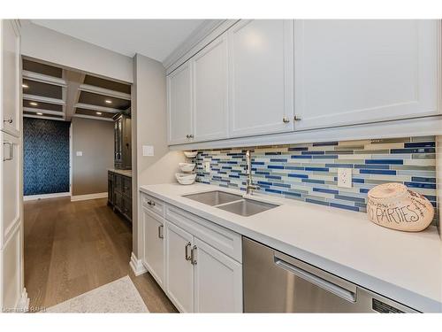 504-1415 Ghent Avenue, Burlington, ON - Indoor Photo Showing Kitchen With Double Sink