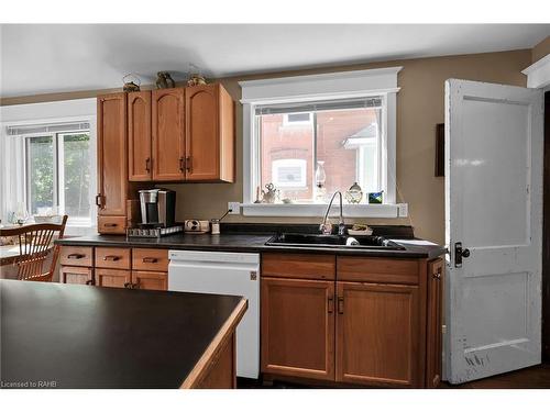 195 Talbot Street S, Simcoe, ON - Indoor Photo Showing Kitchen With Double Sink