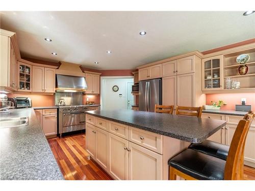 86 Ridge Road E, Grimsby, ON - Indoor Photo Showing Kitchen