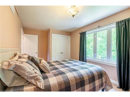 86 Ridge Road E, Grimsby, ON - Indoor Photo Showing Bedroom