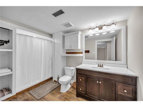 25 Lindsay Drive, Haldimand County, ON - Indoor Photo Showing Bathroom