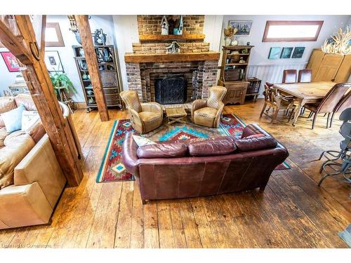 627 Bayshore Boulevard, Burlington, ON - Indoor Photo Showing Living Room With Fireplace