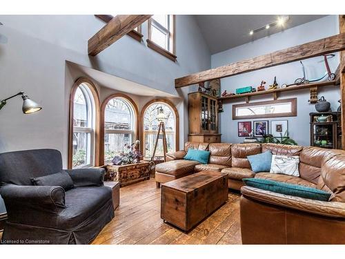 627 Bayshore Boulevard, Burlington, ON - Indoor Photo Showing Living Room