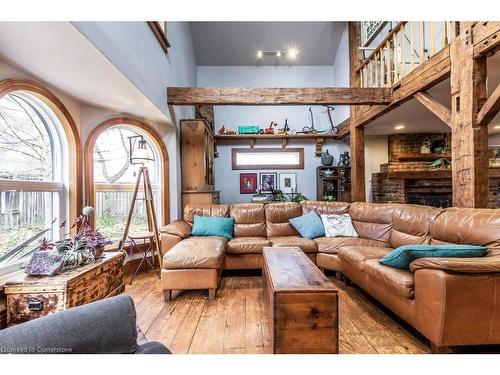 627 Bayshore Boulevard, Burlington, ON - Indoor Photo Showing Living Room