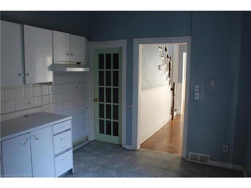 311 East Avenue N, Hamilton, ON - Indoor Photo Showing Kitchen