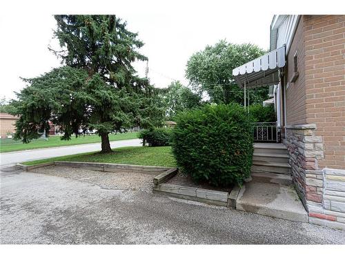 1340 Bunnell Drive, Burlington, ON - Outdoor