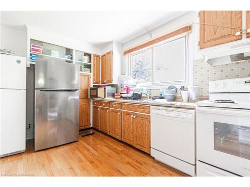 1340 Bunnell Drive, Burlington, ON - Indoor Photo Showing Kitchen